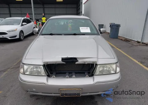 2004 Mercury Grand Marquis Gs z USA, uszkodzony, nr VIN 2MEFM74W84X680712
